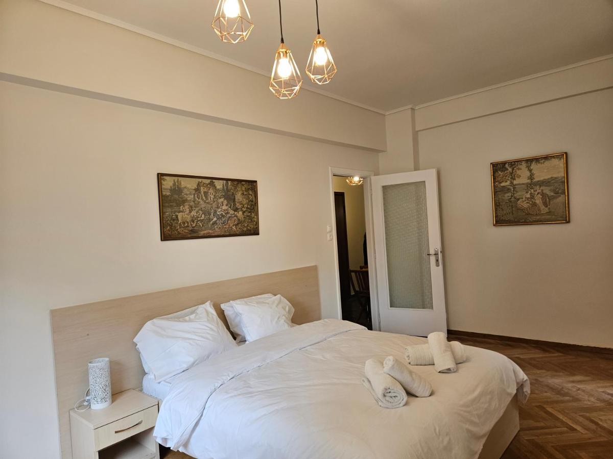 Apartment F23 *